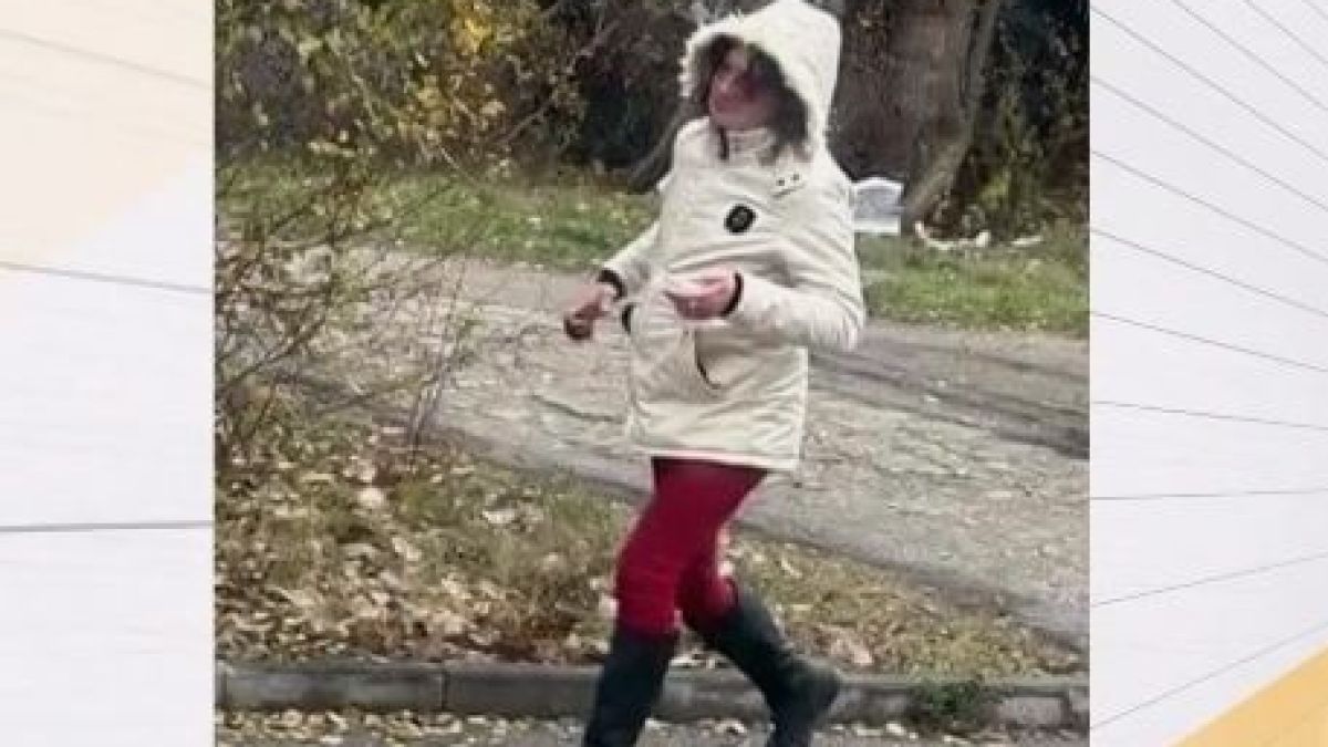 Биячката с бокса от "Младост" съвсем обезумя - мята се върху коли, вади ножове, жертвите ѝ са десетки ВИДЕО