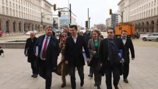 Скандал раздра "Коалицията на добрите": Това са водачите на листи, натресени от ПП на ДБ СПИСЪК