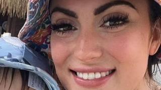 Шок: Отровни бръмбрари на обичан курорт белязаха туристка