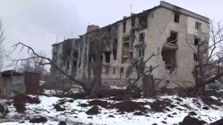 ВИДЕО от войната: Лунния пейзаж в Соледар след бомбардировките