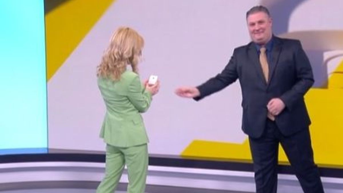 Няма да повярвате какво пипна Цънцарова в ефир, ръката й се разтрепери, за малко да… ВИДЕО