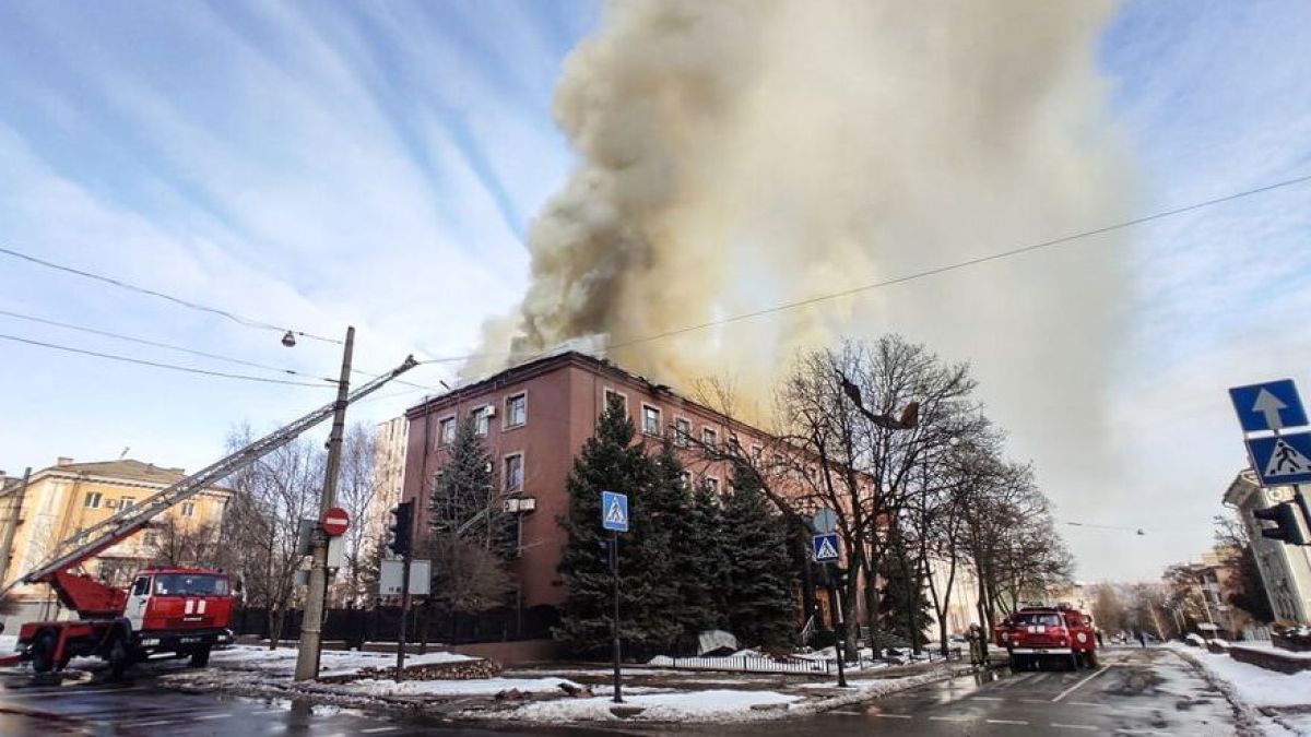 Извънредно! ВСУ изстреля 40 ракети "Град" по центъра на Донецк за две минути ВИДЕО