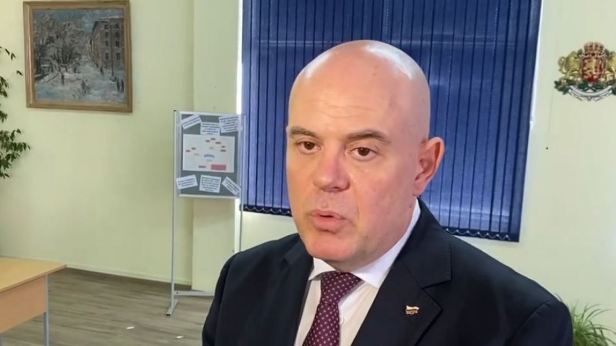Гешев: Заради своята политическа немощ, тези които трябва да управляват държавата, превръщат прокуратурата в разменна монета