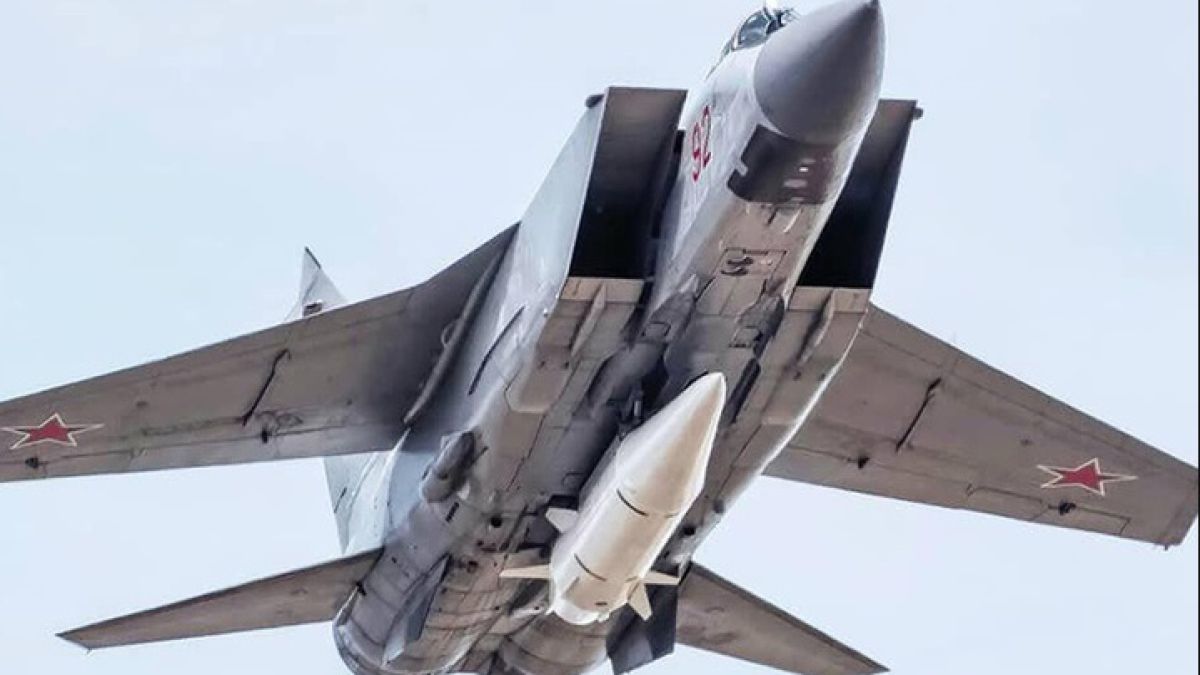 Разкритие: "Кинжал", изстрелян от МиГ-31К, е можело да порази Байдън в Киев за 100 секунди