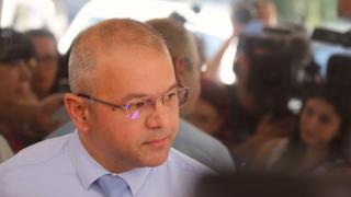 Шефът на ДКК за уволнения Николай Маринов: Има съмнение дали работи в частен или държавен интерес