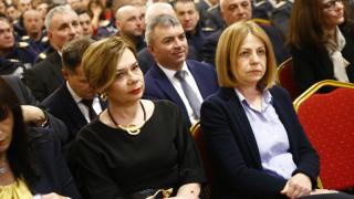 Фоторепортаж в БЛИЦ! Героизъм в мирно време: Ето кой е "Пожарникар на годината" ВИДЕО