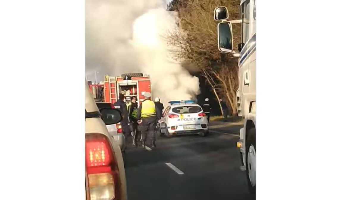 Ужасяващ огнен инцидент на пътя София - Варна ВИДЕО