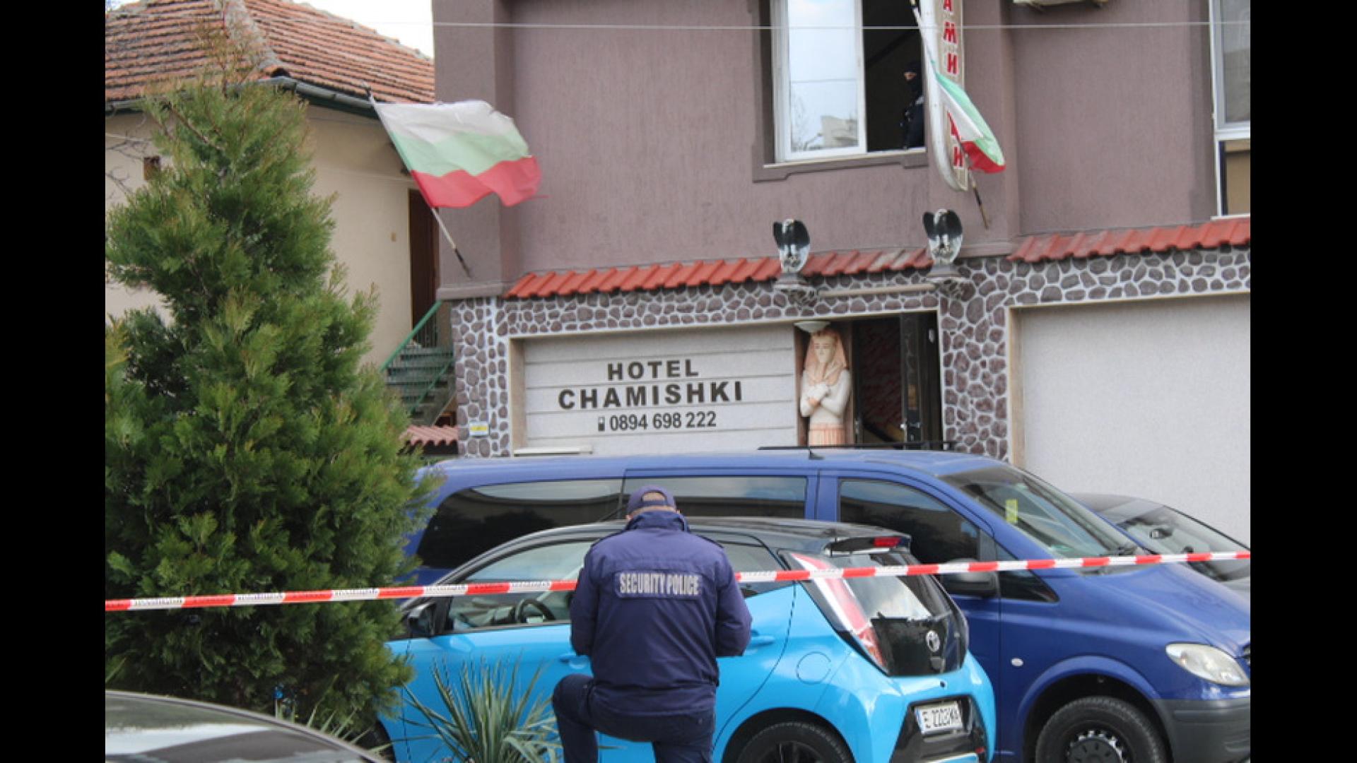 Спецакция с много арестувани в Благоевград! Отцепиха улица, за да търсят проститутки СНИМКИ