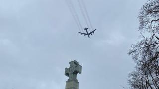 Стратегически бомбардировачи В-52Н на САЩ се приближиха да западната руска граница и отработиха нанасянето на удари ВИДЕО