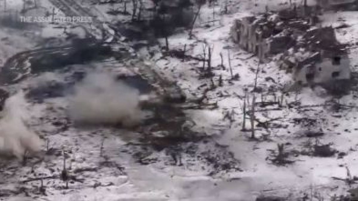 ВИДЕО от войната: Ожесточени сражения в центъра на Маринка 