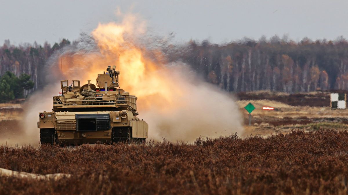 Съливан: US военните предупредиха Байдън, че танковете Abrams ще са безполезни за Украйна