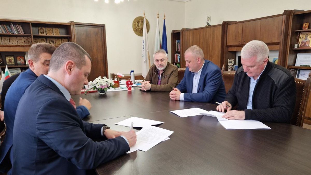 Подписан бе договорът за Летище Русе