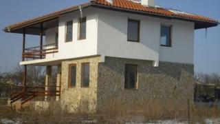 Лоша новина за мераклиите да си вземат къща на село 