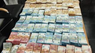 Митничарите на Капитан Андреево ахнаха, като видяха толкова пари накуп СНИМКИ