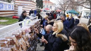 Фоторепортаж в БЛИЦ! Блъсканица в центъра на София, ето какво се случва