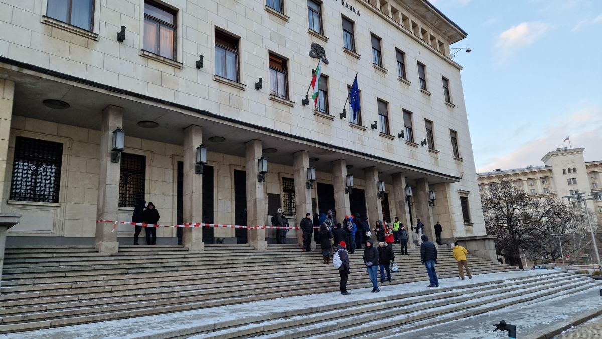 БНБ бие тревога за парите на хората с кредити