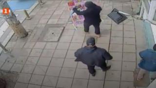 Жесток скандал и заплахи в центъра на София, ето какво се случва ВИДЕО