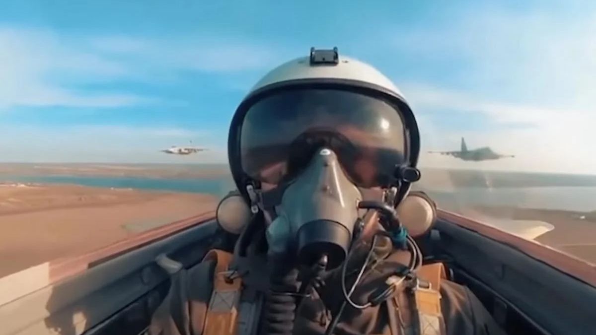 ВИДЕО от войната: Украински пилот разказа как се е спасил от горящия си самолет 