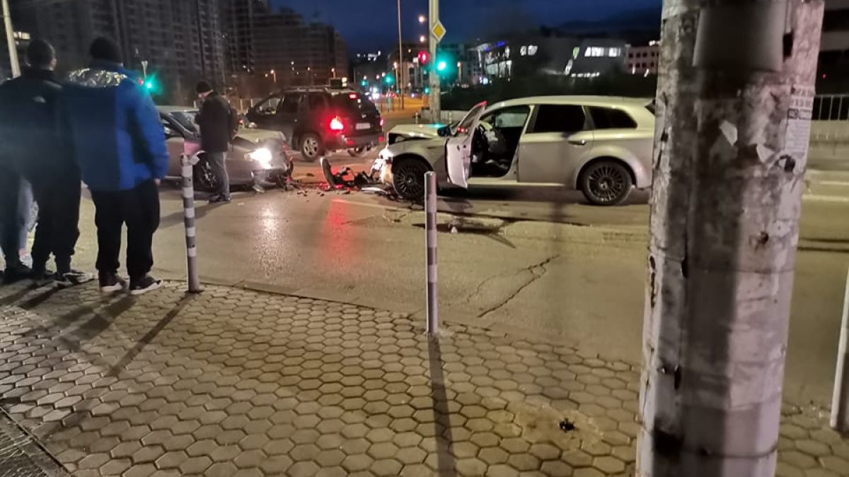 Извънредно в БЛИЦ! Кървав ужас край метростанция "Дружба" в София СНИМКИ