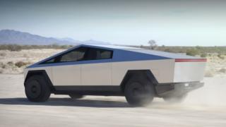 Първи СНИМКИ на салона на дългоочаквания Tesla Cybertruck: Необичайни седалки и волан
