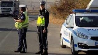 Ще се хванете за главата: Защо полицаи регулират движението по АМ "Тракия"