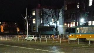 Само в БЛИЦ! Тарикат с румънска кола ошашави всички в празна София СНИМКА 