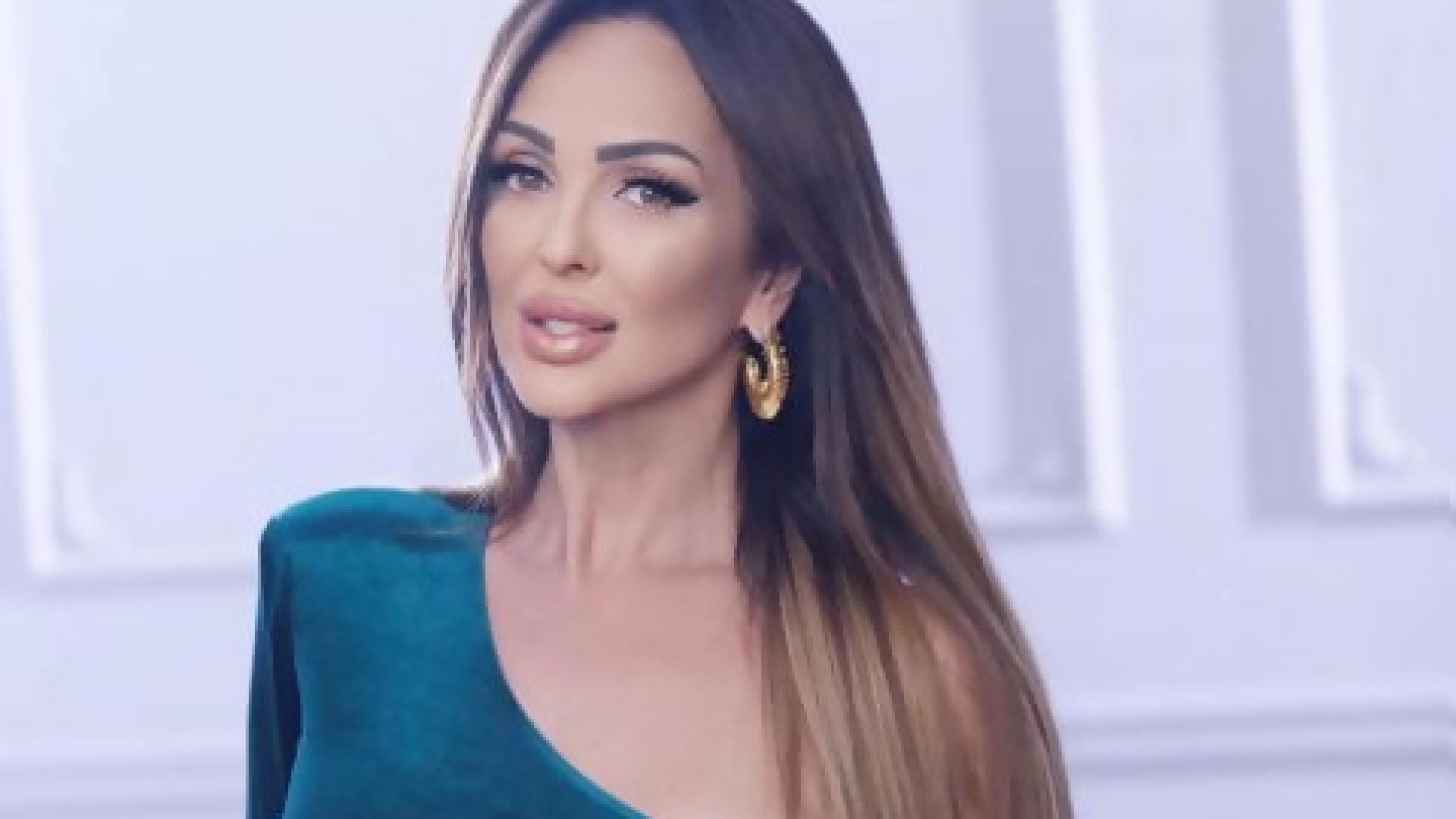 Стана за смях! Глория изглежда по-млада от дъщеря си, заприлича на тийнейджърка СНИМКИ