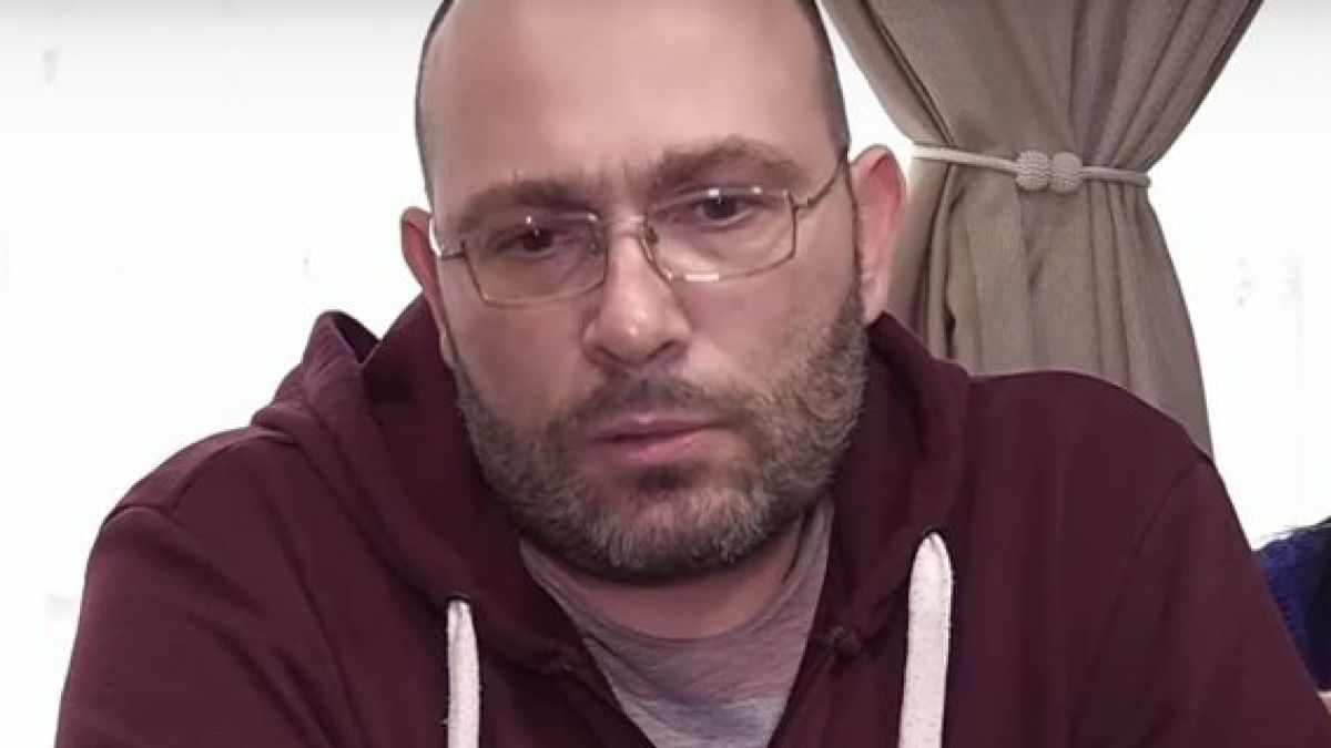 Мъж намушка съседа си и жена му в Поморие, кучето им лаело ВИДЕО