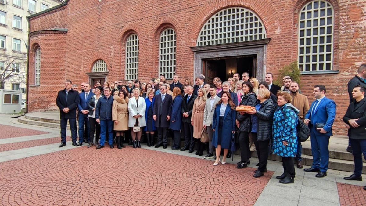 С водосвет за здраве ГЕРБ-СДС стартира кампанията си в София СНИМКИ