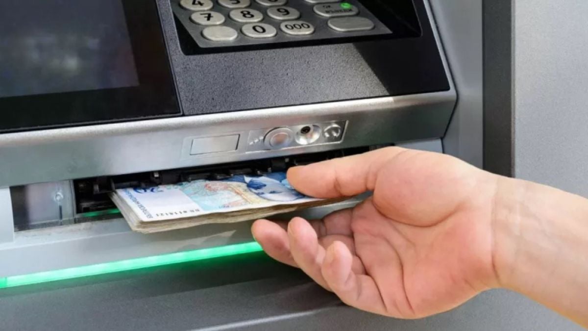 Новите такси: Ето колко взима всяка банка за теглене от банкомат ТАБЛИЦА