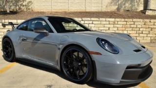 Ще се удивите как Porsche доставя автомобили на клиентите ВИДЕО
