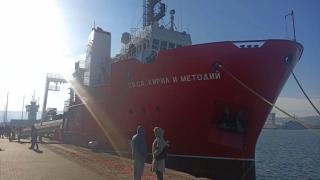 Полярният ни кораб тръгна от Антарктида и се връща у нас