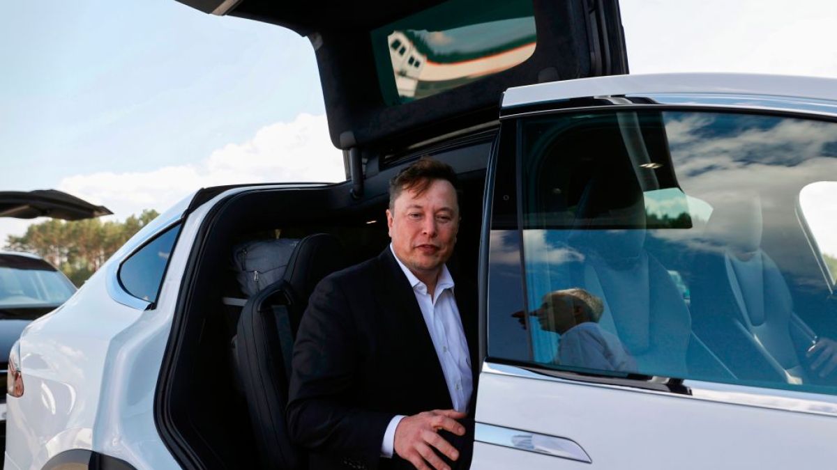 Американец скри шапката на Илън Мъск с това изобретение за Tesla ВИДЕО