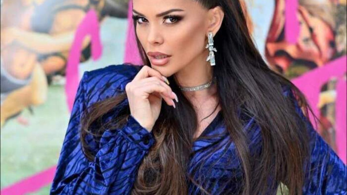 Горещо! Преслава откри сезона с тази секси СНИМКА 18+