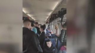 Пълен абсурд и гавра: Влакът Варна-София се превърна в градски автобус ВИДЕО