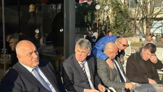 Спипаха Борисов на раздумка в центъра на този град СНИМКИ 