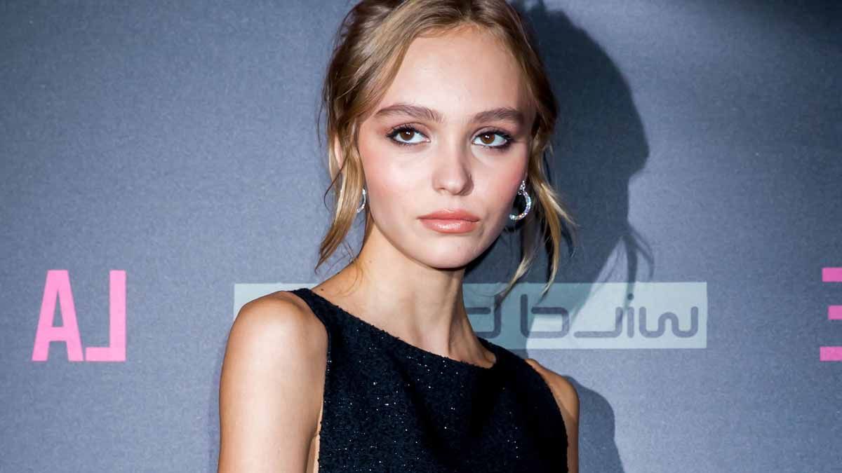 Щерката на Джони Деп показа напращели бозки и призна за... СНИМКИ 18+