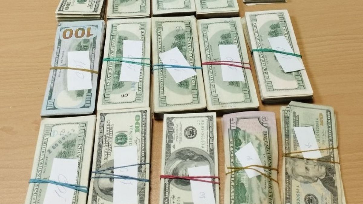 Митничари от "Капитан Андреево" в шах, никога не са виждали толкова пари накуп СНИМКИ 