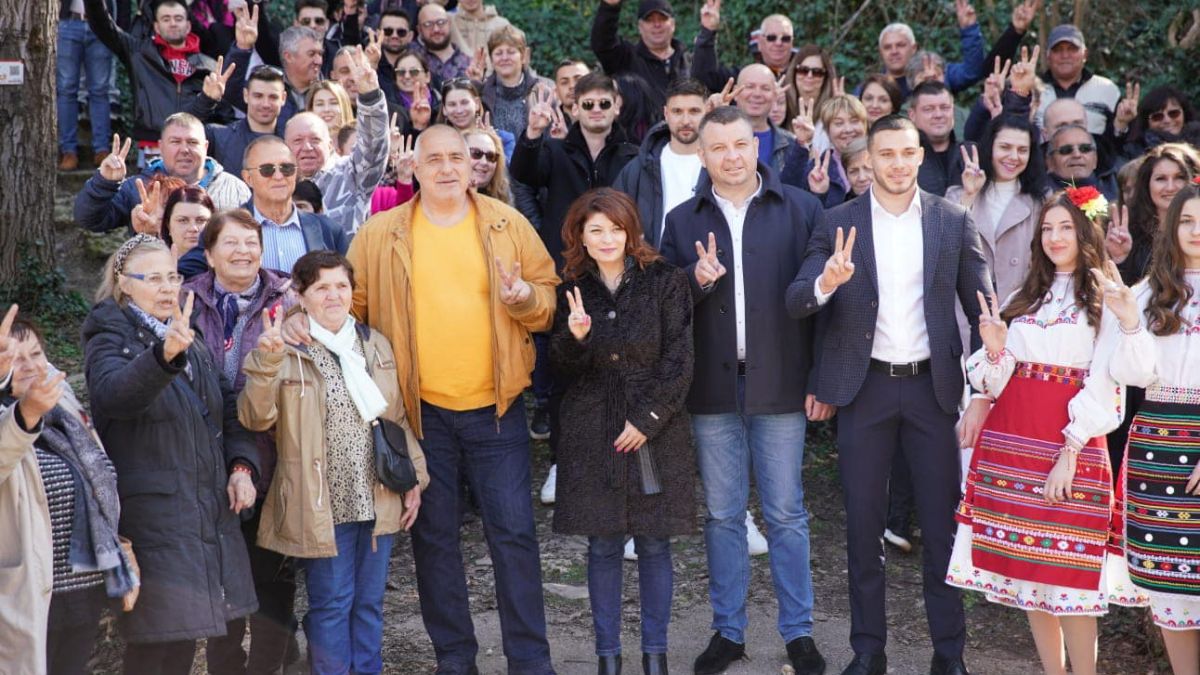 Борисов събра симпатизанти на ГЕРБ на свято място СНИМКИ