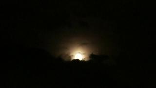 Луната на червея огря Рим ВИДЕО