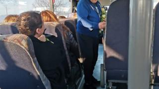 Не е за вярване какво направи карловец в препълнен с жени автобус навръх празника СНИМКА