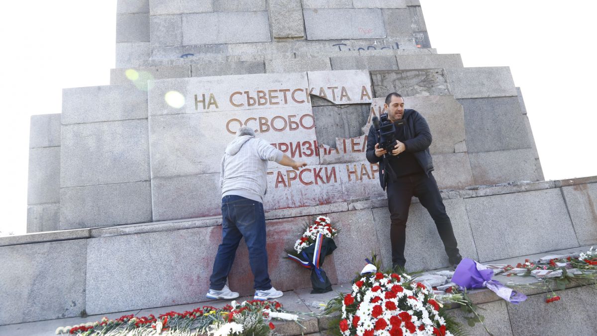 Проф. Григорова: Решението за паметника на Съветската армия е реабилитация на нацизма