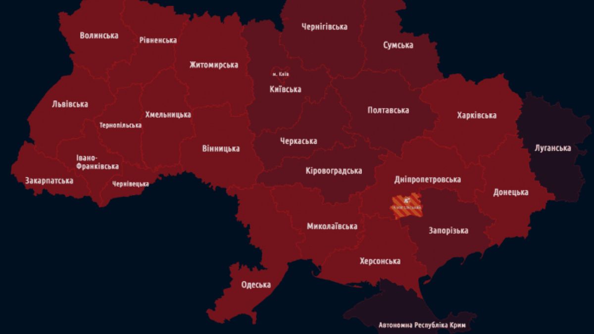 Мащабно въздушно нападение в Украйна: чуват се експлозии, има попадения
