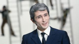 Почина прочут френски певец, изпял емблематични шлагери ВИДЕО