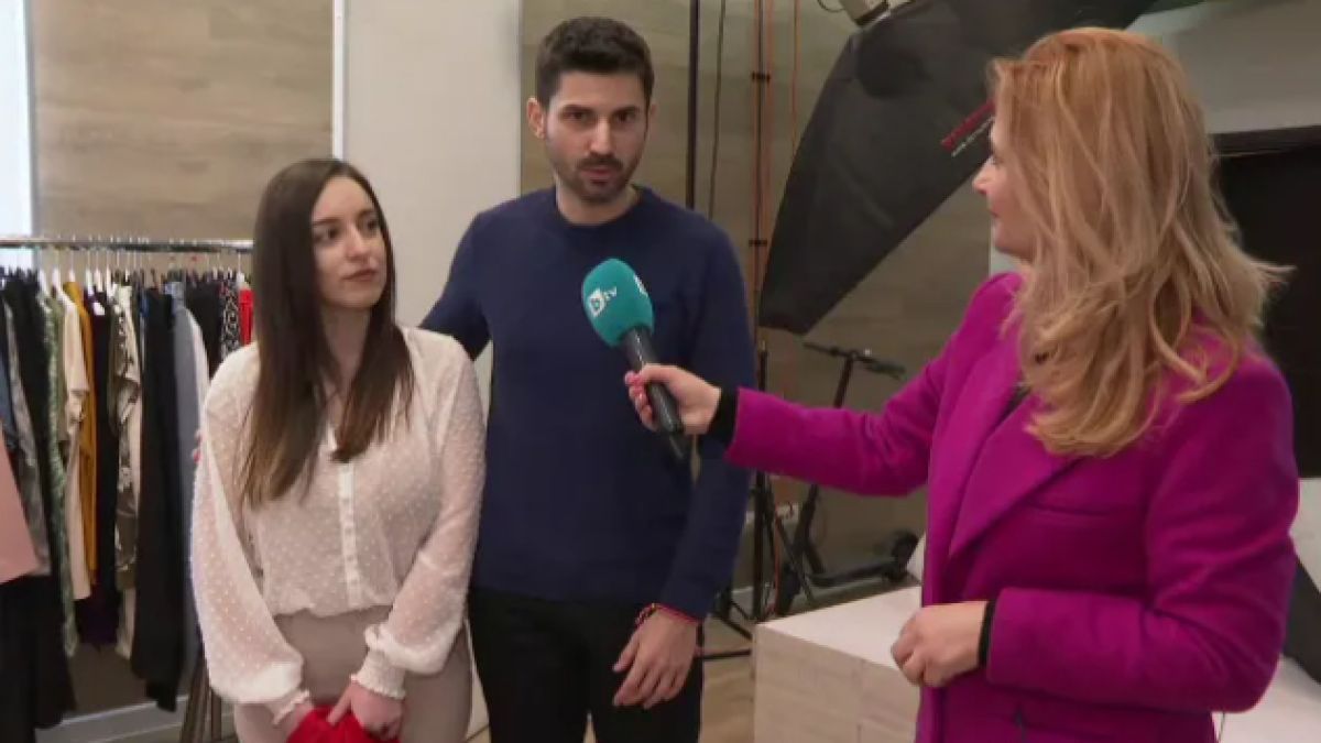 Лъсна истината за СНИМКАТА с трите момичета на Шипка ВИДЕО