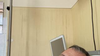 Делян Добрев влезе в болница, скован е заради... СНИМКА