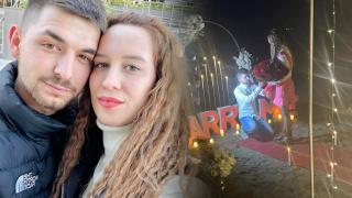 Откриха кои са влюбените от плажа в Бургас, историята им е като приказка ВИДЕО