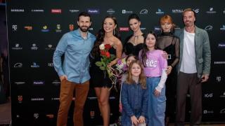 Новата водеща на Гала лъсна във филм с Куката, Рачков и Любо Нейков СНИМКИ
