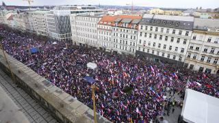Мащабен протест в Прага срещу прозападното правителство и подкрепата за Киев ВИДЕО
