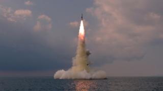 Северна Корея изстреля две крилати ракети от подводница, ето къде е била мишената